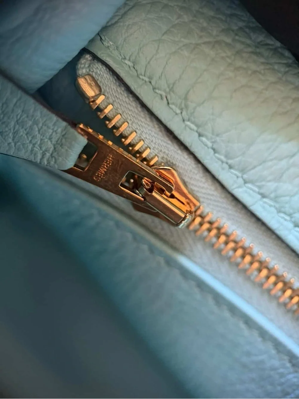 Hermes Kelly 28 Blue Atoll Togo GHW with Twilly & Rodeo Charm Authentic - Picture 10 of 11